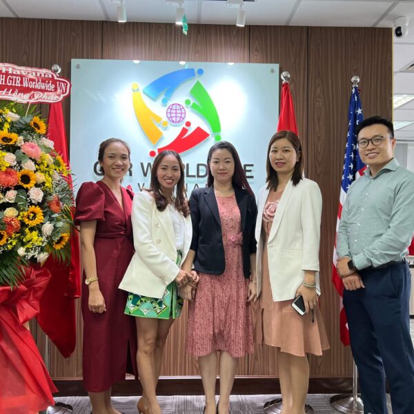 Khai trương văn phòng cùng các đối tác