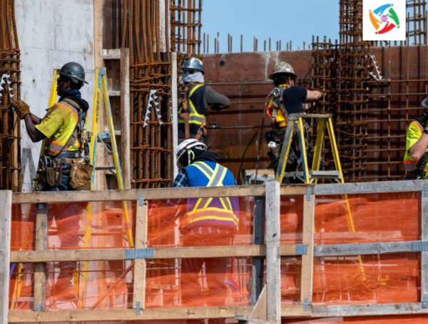Tình trạng thiếu lao động khiến Canada có kế hoạch tiếp nhận và chọn người nhập cư