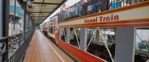 Một Hà Nội khác sau khung cửa đoàn tàu 5 cửa ô